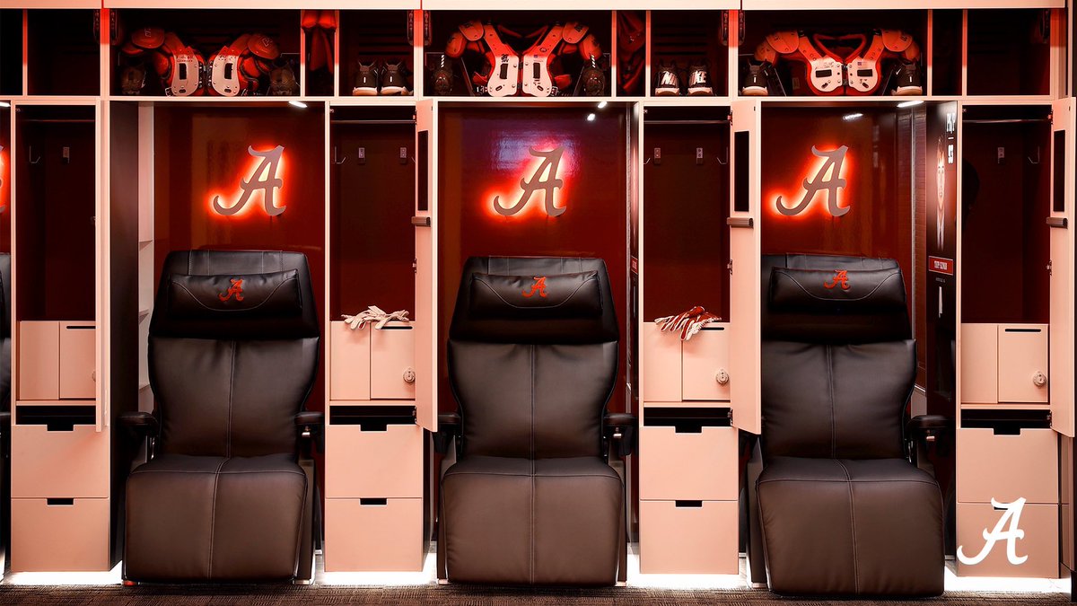 BamaYoutube's tweet photo. Welcome to Alabama football https://t.co/a2SGDei5x5