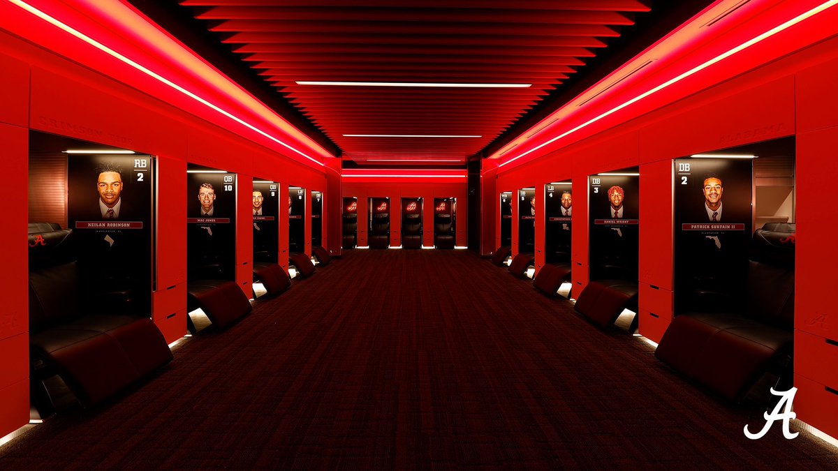 BamaYoutube's tweet photo. Welcome to Alabama football https://t.co/a2SGDei5x5