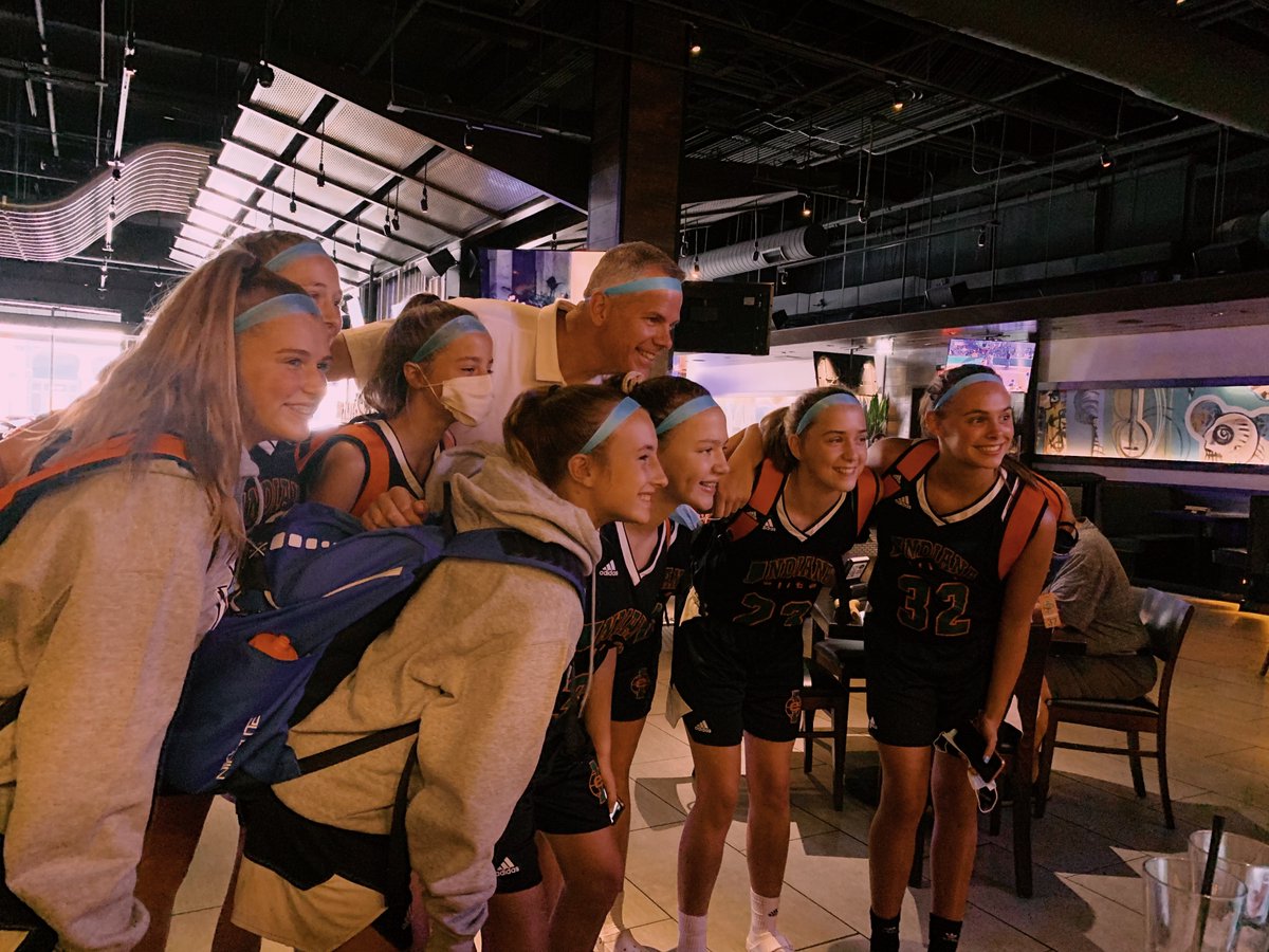 allison_scheu's tweet photo. Enjoyed another weekend at the Indianapolis Convention Center for The Clash Tourney. My team and I ended up finishing 1st in the silver bracket. It was overall a great weekend playing against some highly skilled teams. Glad to be back!🏀@Ohio_Basketball https://t.co/iBQJ9UVL9Y