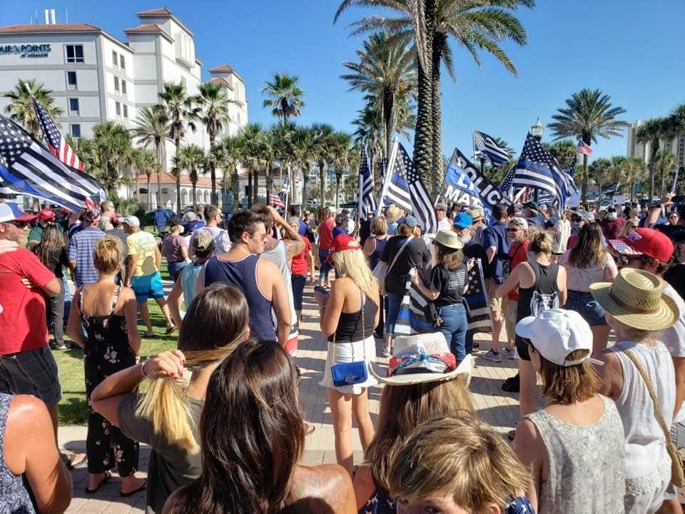 LauraCDuval's tweet photo. There where hundreds of people at today's Back the Blue Rally at Jacksonville Beach. My Co Field 
Organizer Donovan Bradley worked the outside and I worked the inside and we got six voter registrations! #LeadRight #CAT5Cavalry #TurnDuvalRed #BackTheBlue https://t.co/bAWTVnD8nr