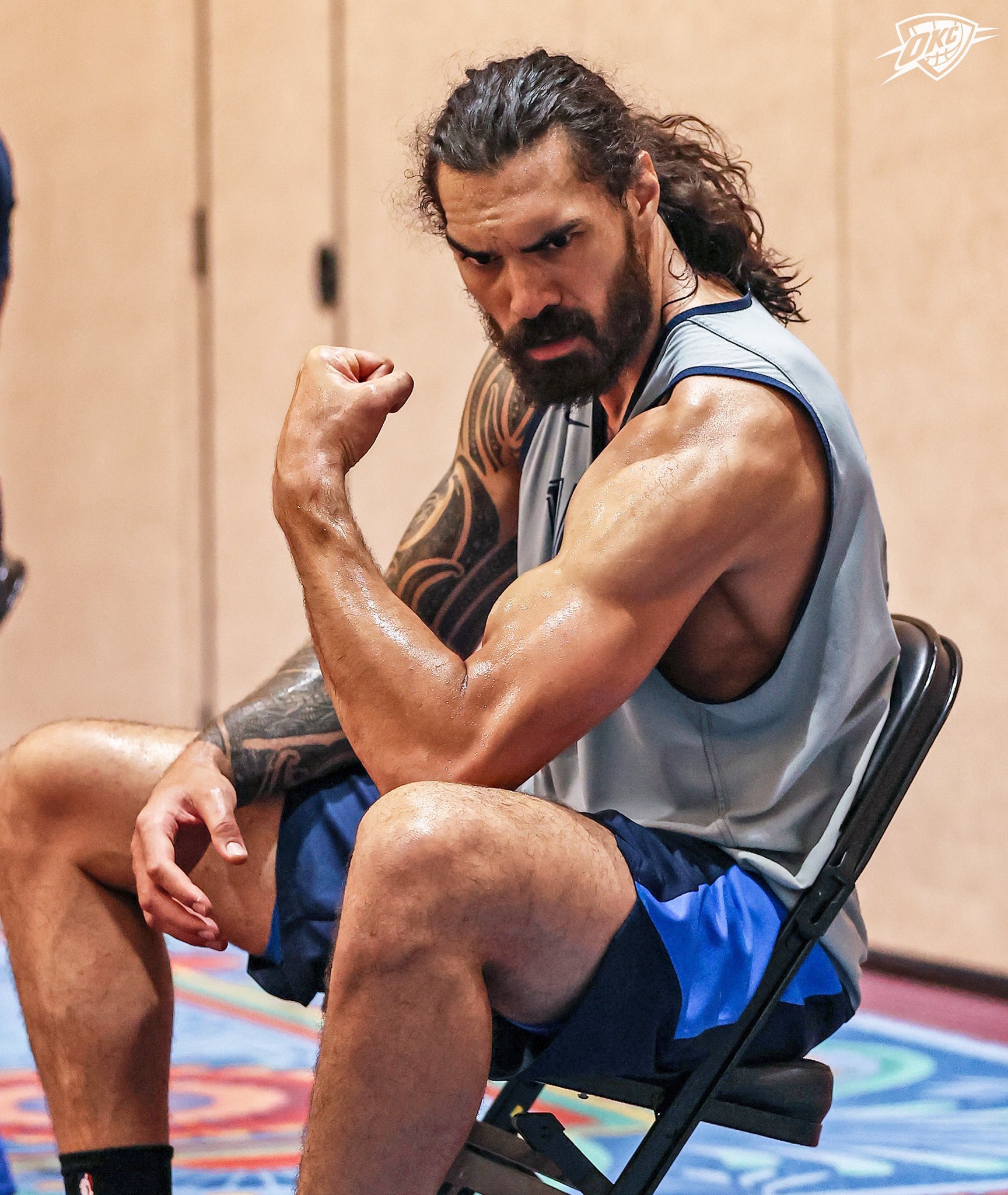 Brandon Rahbar on Twitter: "Steven Adams vs Aquaman. Who you got? Like for  Steven, RT for Adams. https://t.co/gN4wCoJqnZ" / Twitter