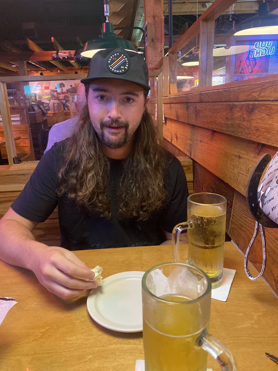 Gaski991's tweet photo. When you taste that cinnamon butter at Texas Roadhouse https://t.co/suWNDBUyH0