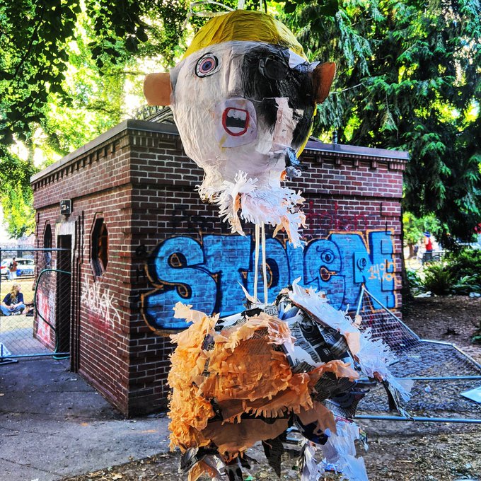 Trumpi&ntilde;ata. Mr. President, you could address the "problem" in Portland yourself, without the feds. 👉<a href="/tag/destiny2"class="tags"><span>#destiny2</span></a><a href="/tag/splicerfasionshow"class="tags"><span>#splicerfasionshow</span></a>