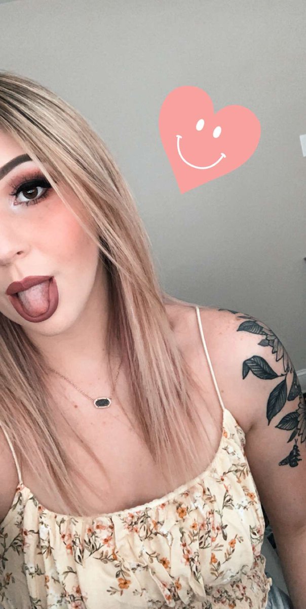 sassybuttonsss's tweet photo. Hello world 🧡 https://t.co/Qy8pTS30Am