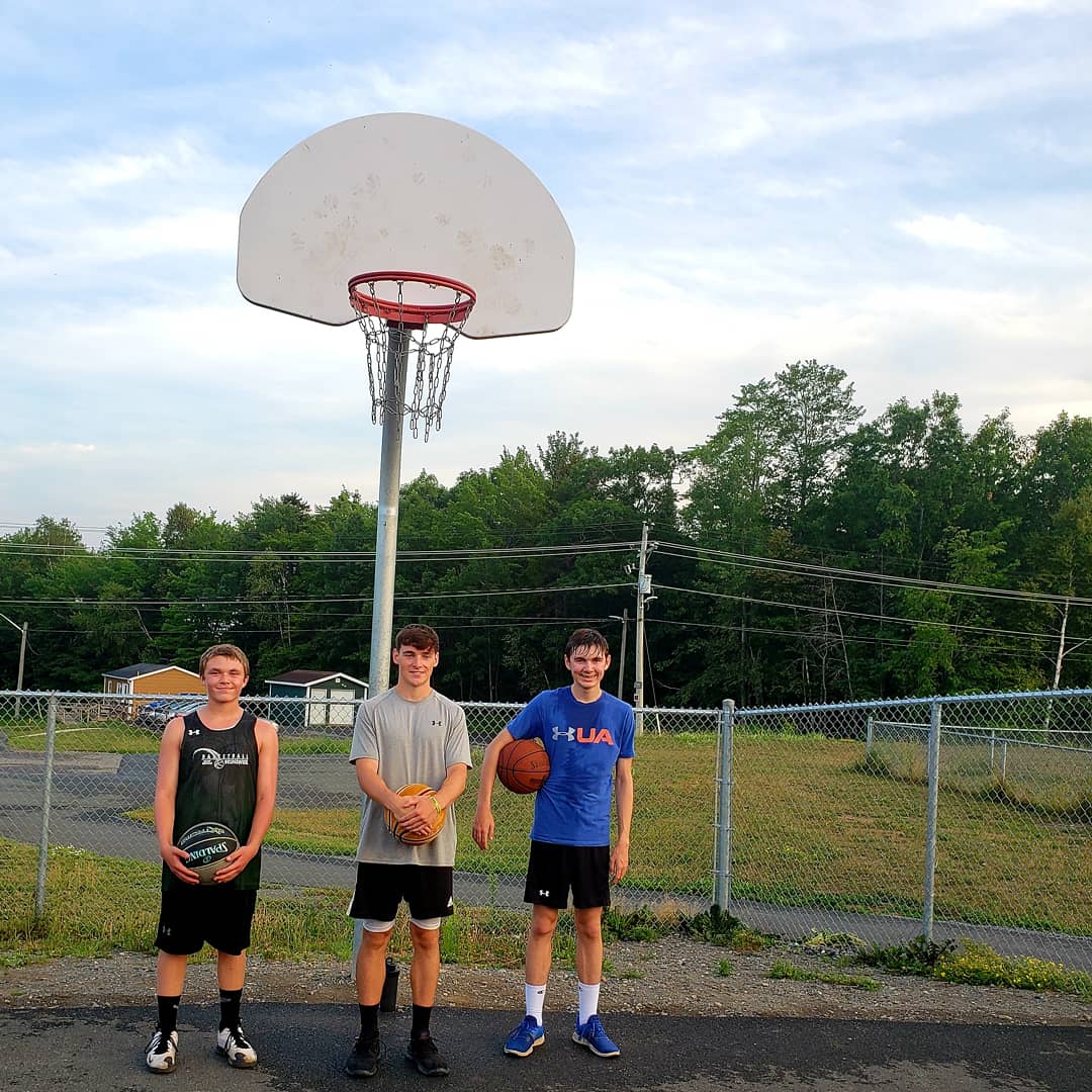 robbysub70's tweet photo. Thanks to @SweatAcademy for the sessions! The boys improved their Skills and Fitness exponentially! 🏀💪🙌 https://t.co/9IjhzZxk2j