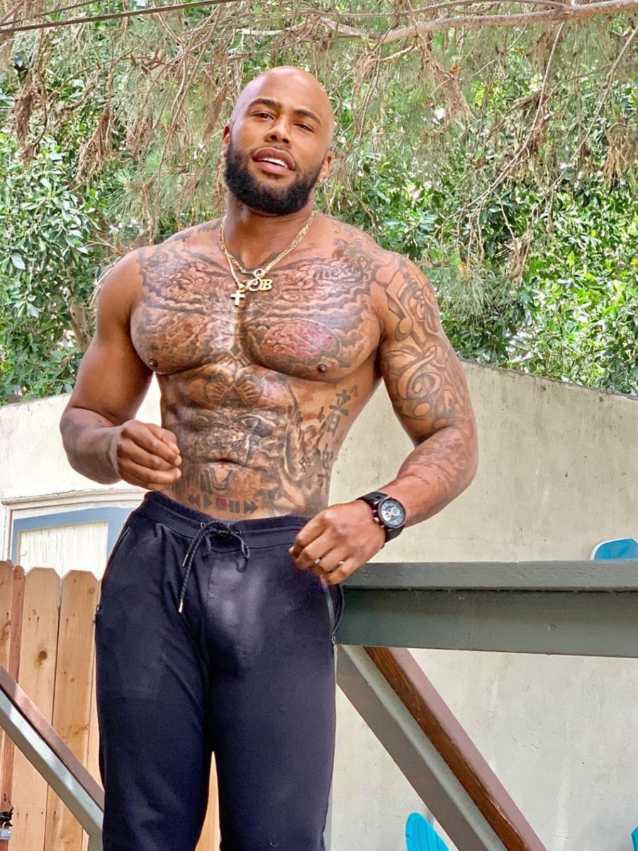 Man_bulge_xxx's tweet photo. #StevenBeck looking better than ever 😍😍😜 https://t.co/csUGJpT2L8