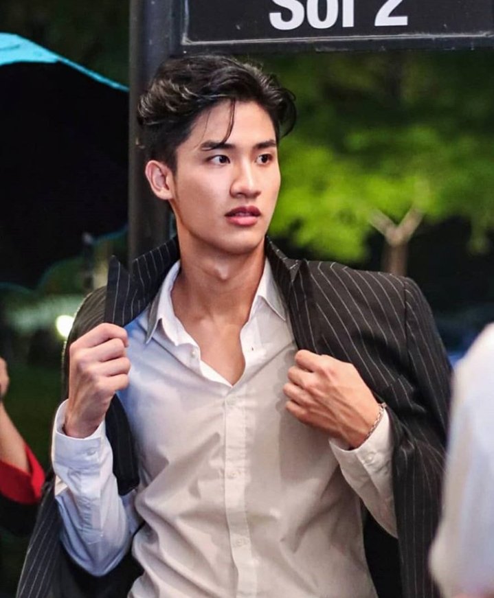 Yna_Palce's tweet photo. Happy Birthday Tay Tawan!🎂🎉😍
I wish you to have a lot of work! @Tawan_V
#Taytawan29thbirthday 
#taytawan https://t.co/eXcuFNsxNW