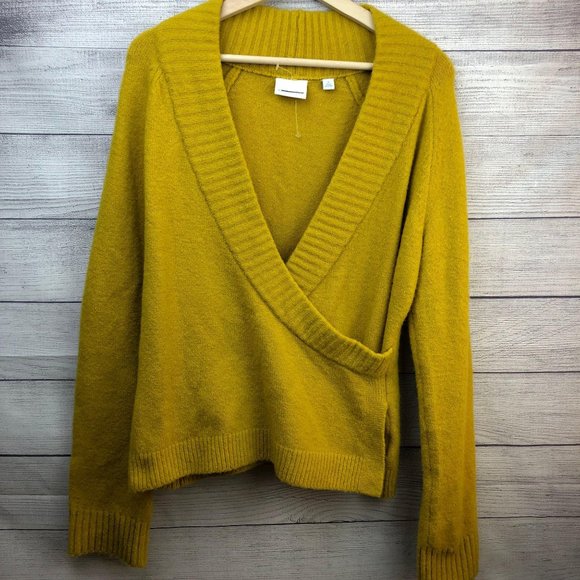 DespinaAPappas's tweet photo. So good I had to share! Check out all the items I'm loving on @Poshmarkapp from @RollingRackPosh #poshmark #fashion #style #shopmycloset #athleta #anthropologie #bailey44: https://t.co/pFNc8WTLsu https://t.co/cY75ntqAML