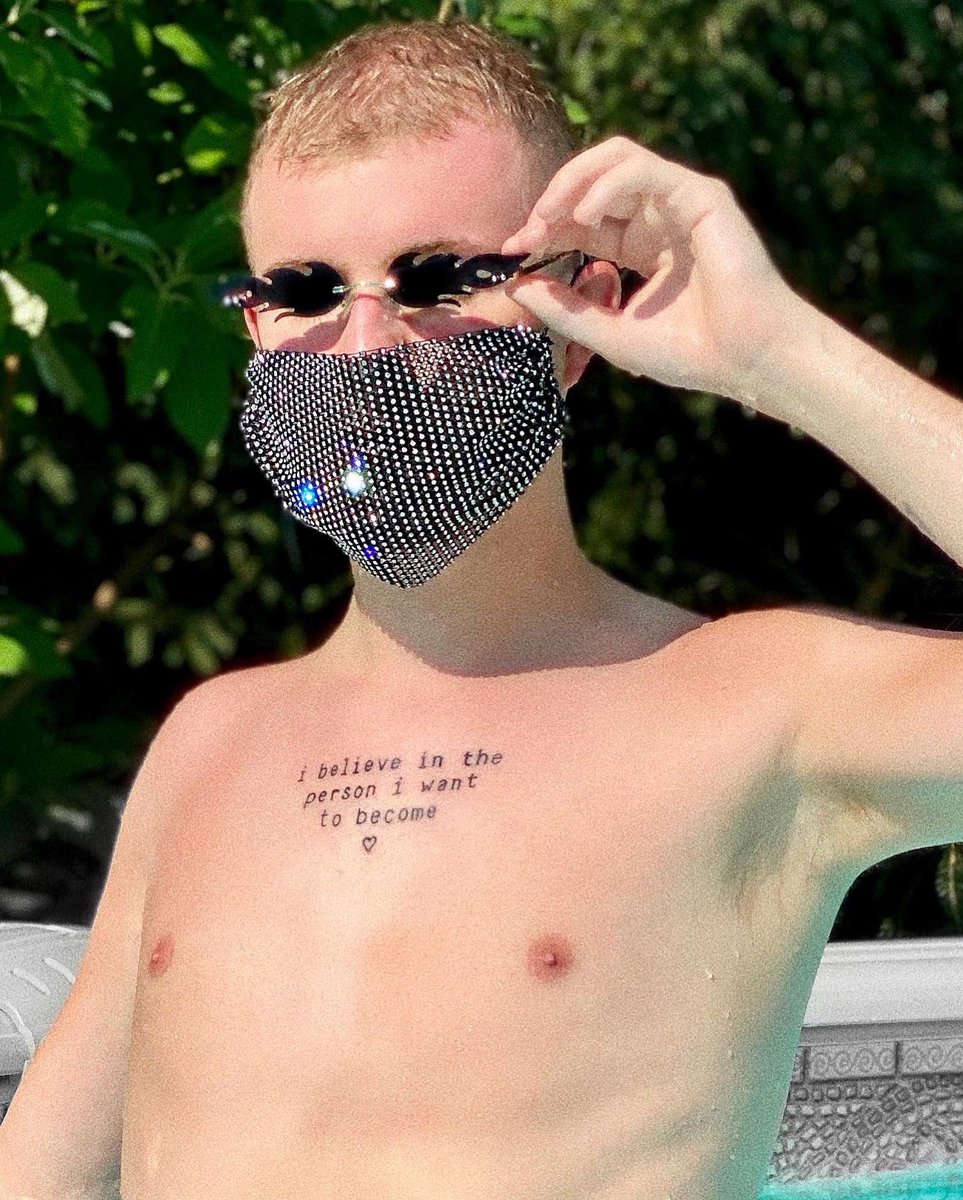 Alekzandr24's tweet photo. Drip or Drown 💦✨ #maskformasc #COVIDー19 ✌🏼 https://t.co/lzk51GqtvJ
