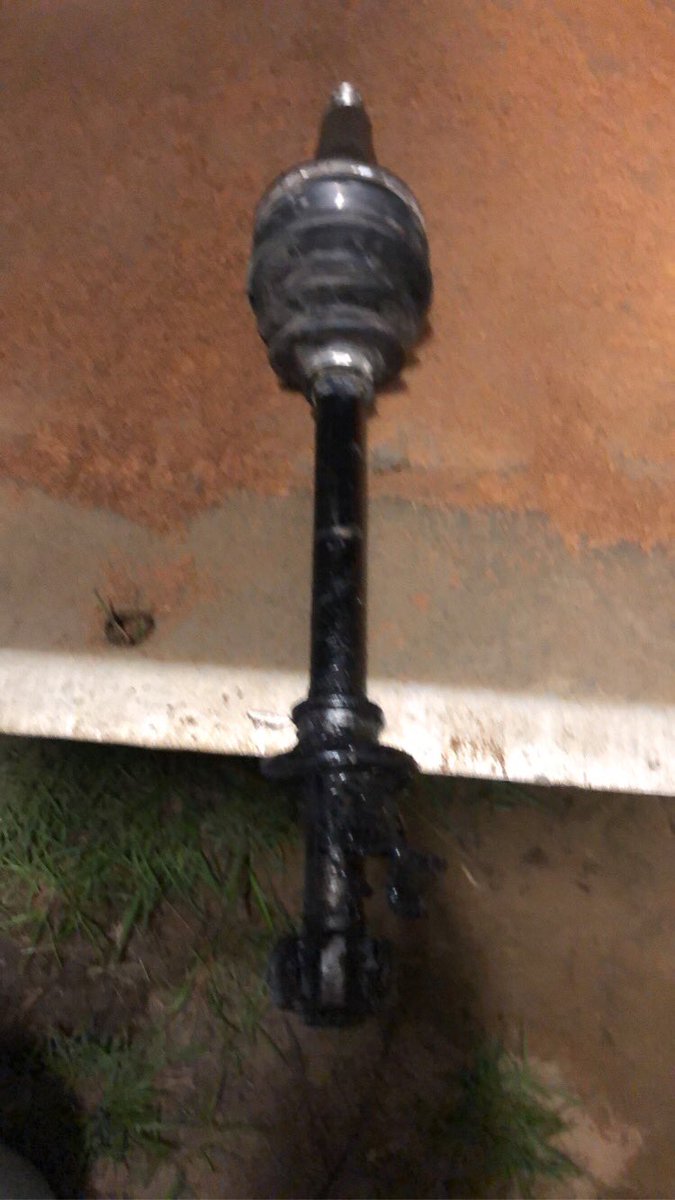 El_Dank_O's tweet photo. @EastlakeAxle Need to step ya game up I’m blowing these front axles 10 mins off the trailer 👀🤣 https://t.co/yKdO2Yz4rK