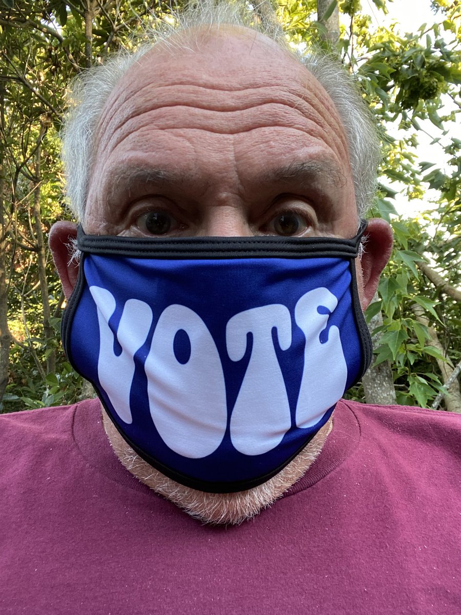 Show me yours and I will show you mine....here is my favorite mask. Add yours to this chain and make let’s make masks more fun.  An appealing mask with an appeal can save your life 🎭 !