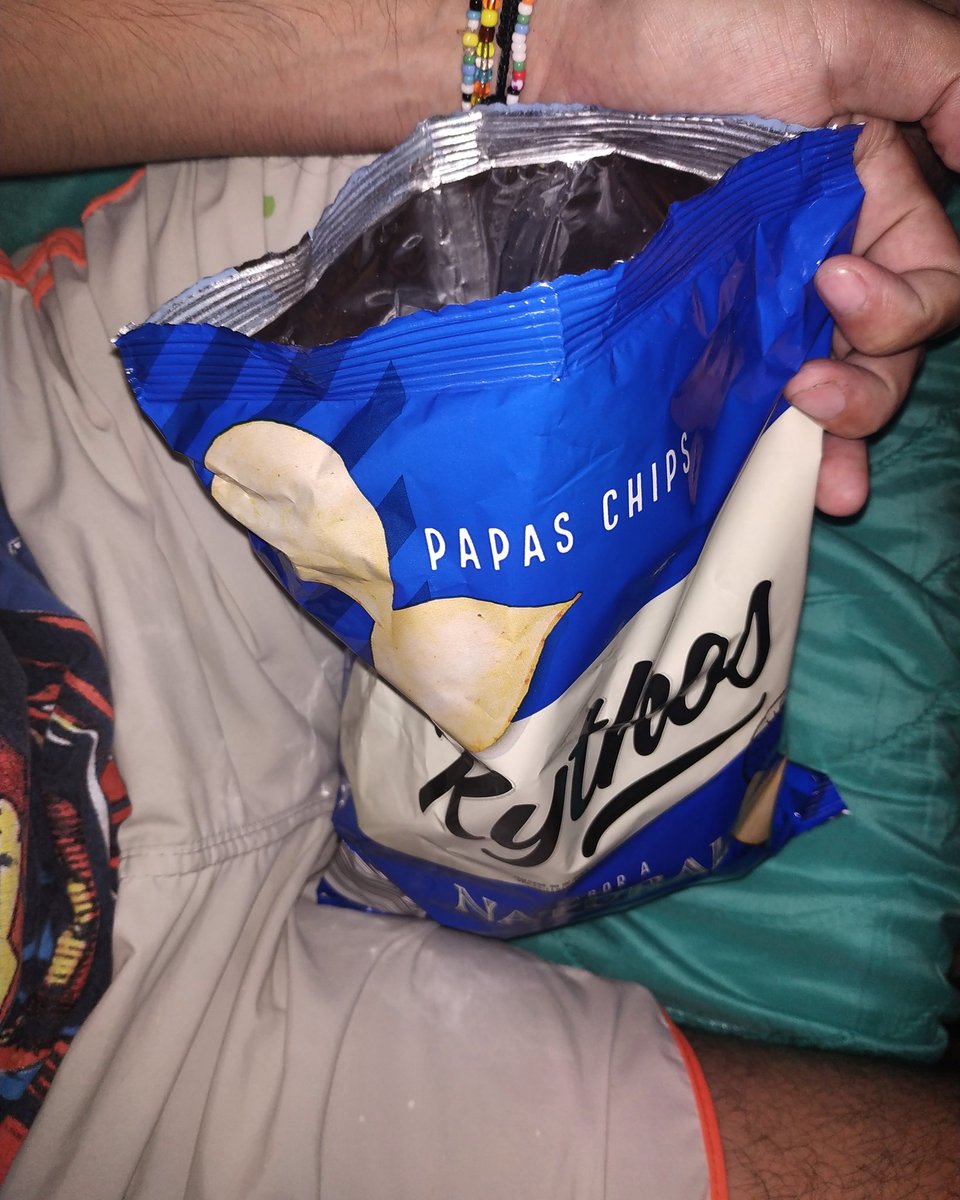 pezzotti_wilson's tweet photo. Últimamente me estoy volviendo adicto a las papas 🤤😜😂 está serie #OscuroDeseonetflix está buenísima
#papitasfritas #papaschips #kythos https://t.co/xXklH71O8B