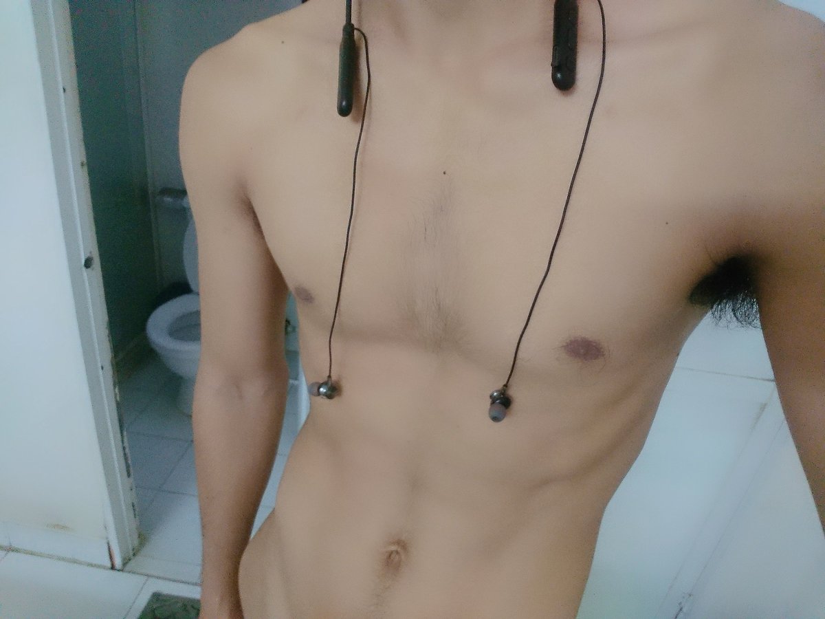 Bo88587482's tweet photo. Có ảnh nào muốn ăn em ko https://t.co/5Rc6VeCuar