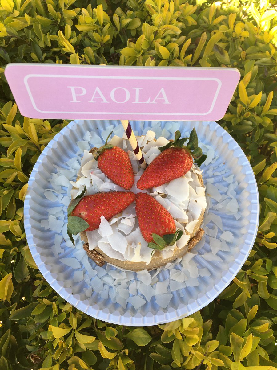 NairaMartinelli's tweet photo. Faço comidinhas saudáveis para pets e hoje foi dia de bolo de aniversário pra duas cachorrinhas 🥰🥰 100% natural e feito com alimentos que eles podem comer! 
Quem puder dar uma forcinha minha página é: https://t.co/5x2pmbvDWx
RT é muito bem vindo também hahaha 
Obrigada!!! 💗🐾 https://t.co/TvShEXGJMz