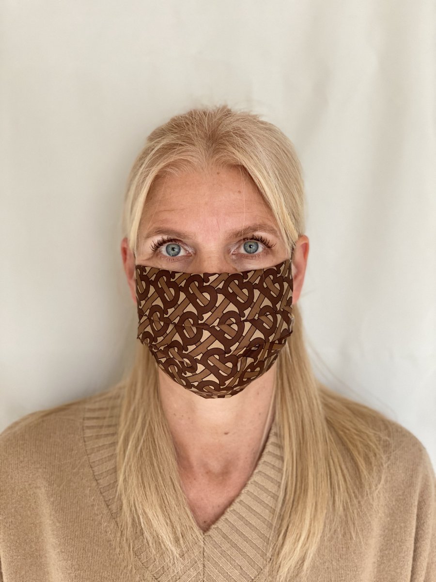 UMoodco's tweet photo. Urban Mood masks are all handmade by the artisans of small European workshops. Very high quality materials are picked by our team and each piece that is completed is truly unique. https://t.co/18IUY49vZk
#coronavirus #facemask #designermask #covid19 #covid https://t.co/BxadnQjns8