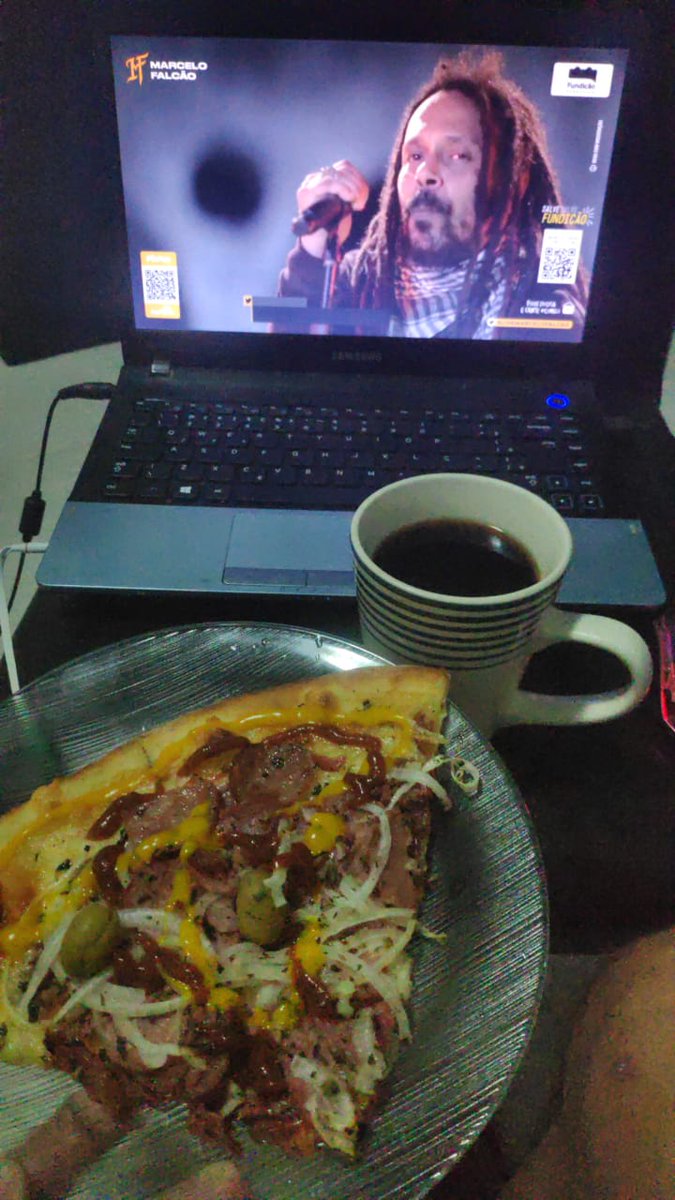 livejohn7's tweet photo. Hora da larica #LiveMarceloFalcão https://t.co/ggAodMq5VY
