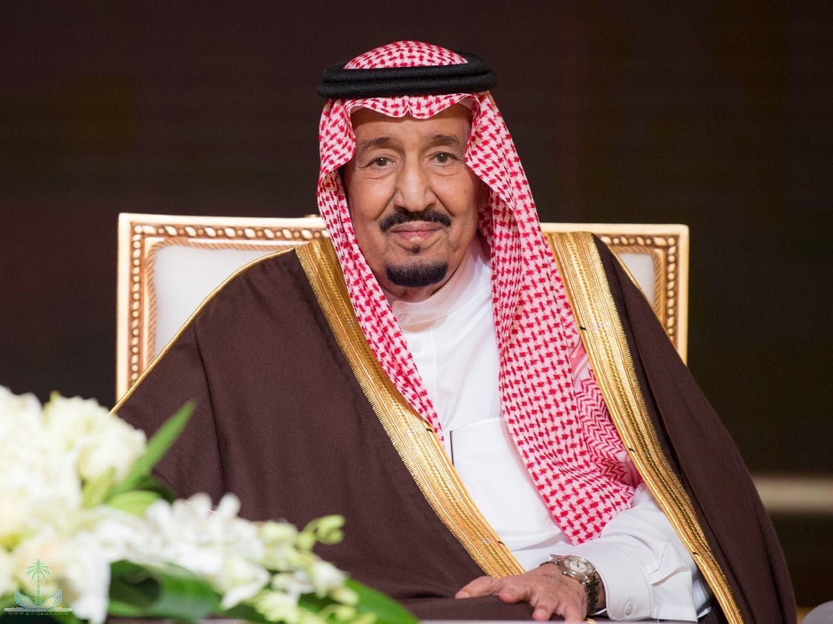 نسأل الله لك الشفاء العاجل يا والدنا ومليكنا وأن يديم عليك الصحة والعافية إنه سميع مجيب 

 #سلامتك_يا_ابوفهد