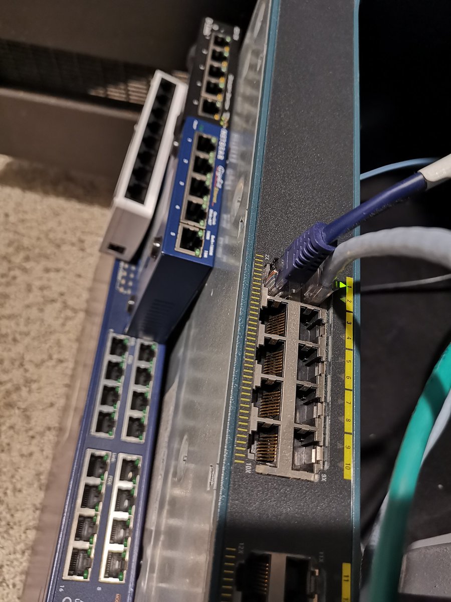 IamDaleon's tweet image. I honestly have no idea, how I ended up with 5 switches...?
#networkbasics #networking #CCNA #homelan #lan #lanparty #lanpartyready