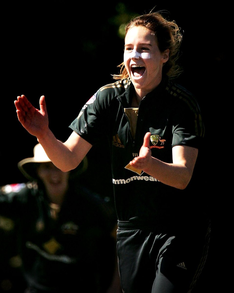 AusWomenCricket's tweet photo. #OnThisDay in 2007, a 16-year-old @EllysePerry became the youngest ever Australian to make her international cricket debut!

Playing against New Zealand in Darwin, Pez finished the day with two wickets and 19 runs to her name. https://t.co/vH24BE2xXm
