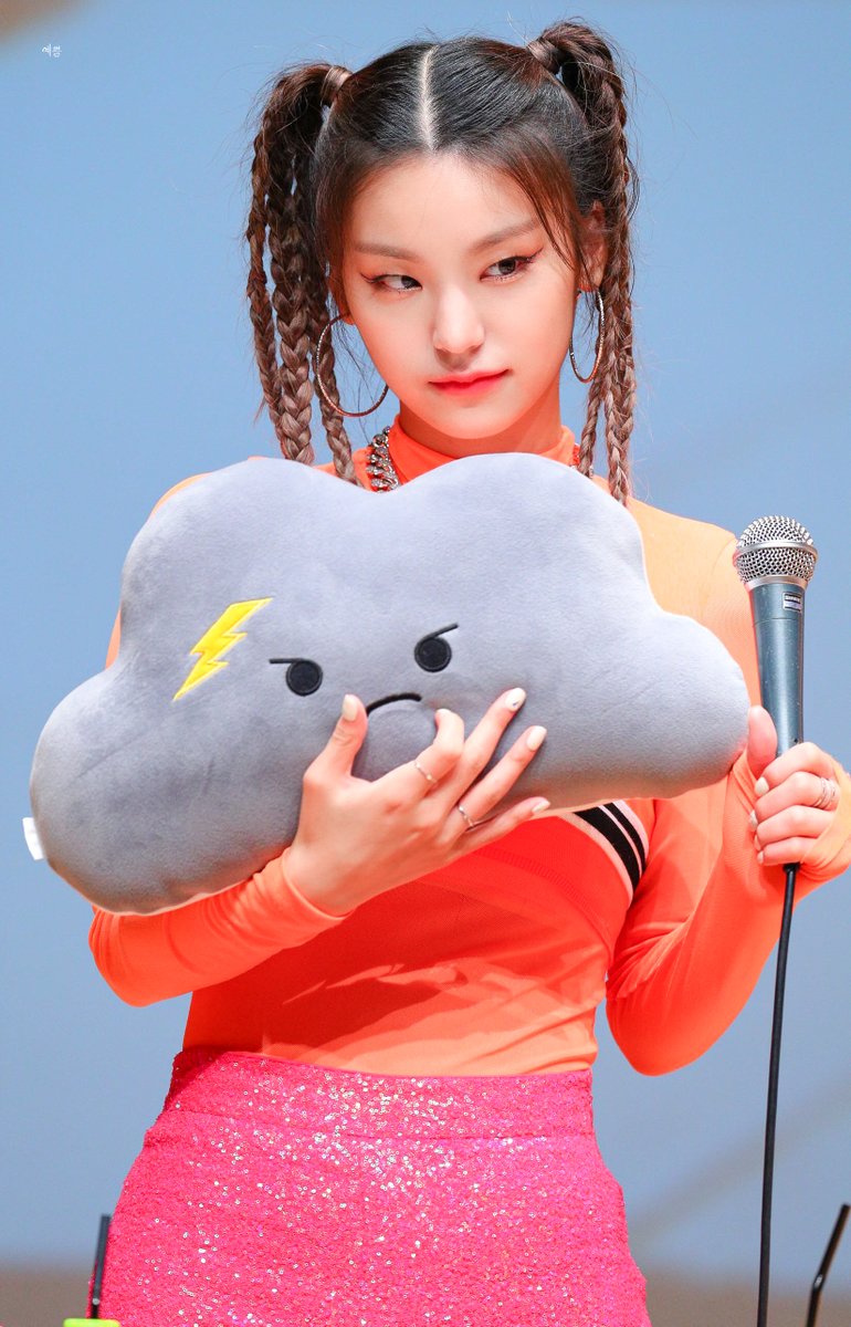 예쁘다 tweet media