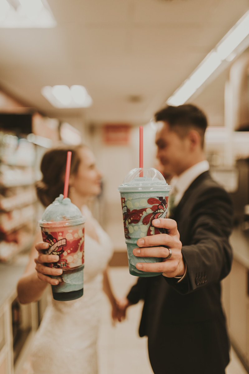 darcerossphoto's tweet photo. when your bride and groom get married on 7/11, it’s only fitting that you high tail it after the wedding to the closest 7/11 and get slushees!! https://t.co/vB5sS0yLNJ