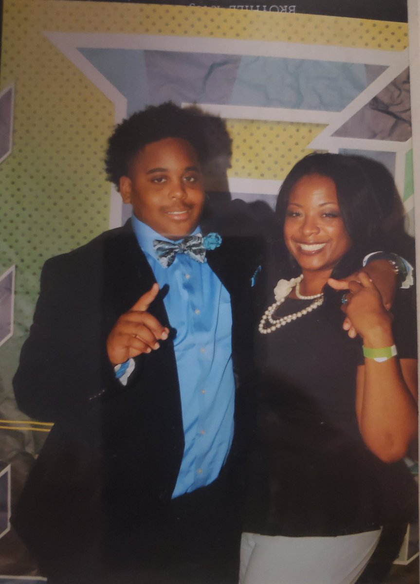 JustMari1908's tweet photo. Happy Happy 17th birthday @LyndonCooper5. Watching you grow into the kinda man that loves the Lord, his family, his friends his team his community his craft it truly fills my โค! Continue to put God 1st and press on into your #1Destiny! Go get it!! I love you a bunch much son! https://t.co/y8WoVDaGT0
