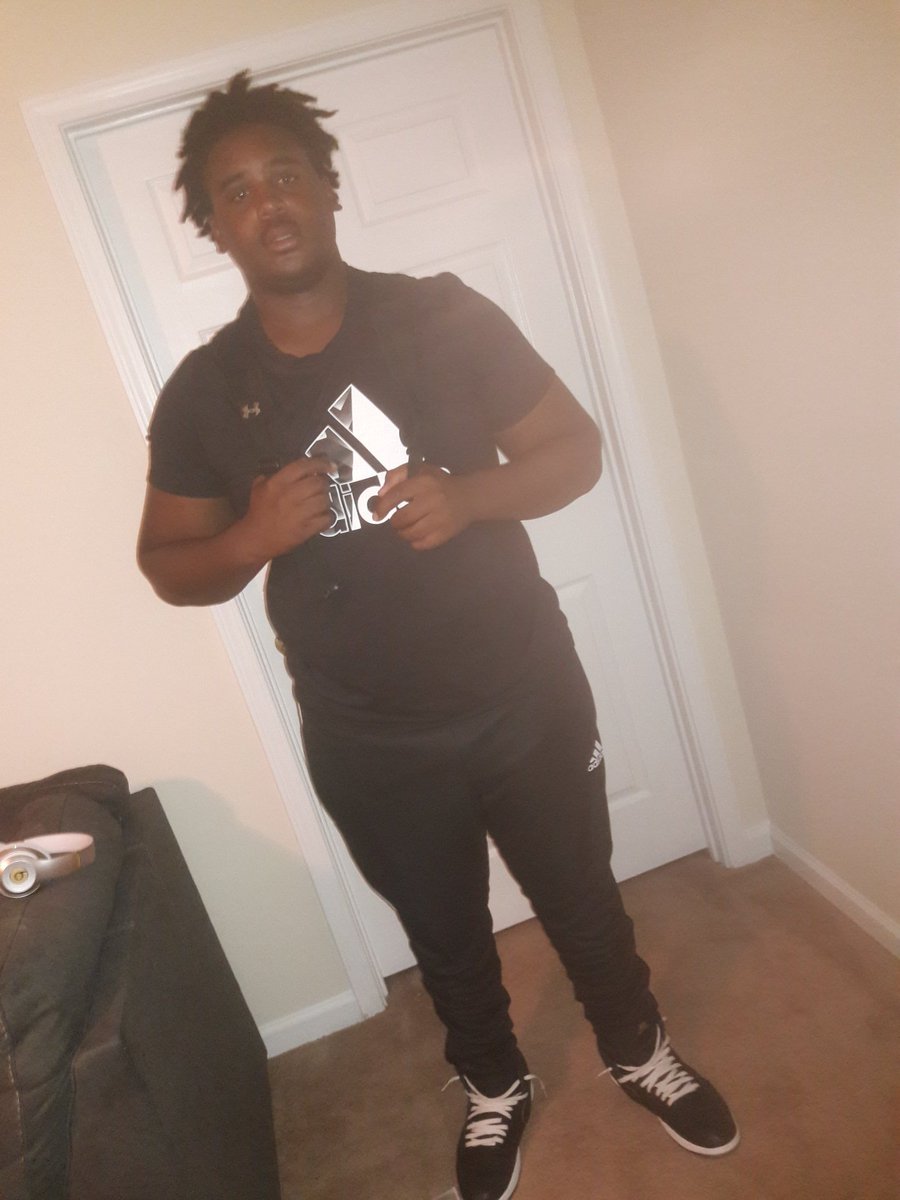 JustMari1908's tweet photo. Happy Happy 17th birthday @LyndonCooper5. Watching you grow into the kinda man that loves the Lord, his family, his friends his team his community his craft it truly fills my โค! Continue to put God 1st and press on into your #1Destiny! Go get it!! I love you a bunch much son! https://t.co/y8WoVDaGT0