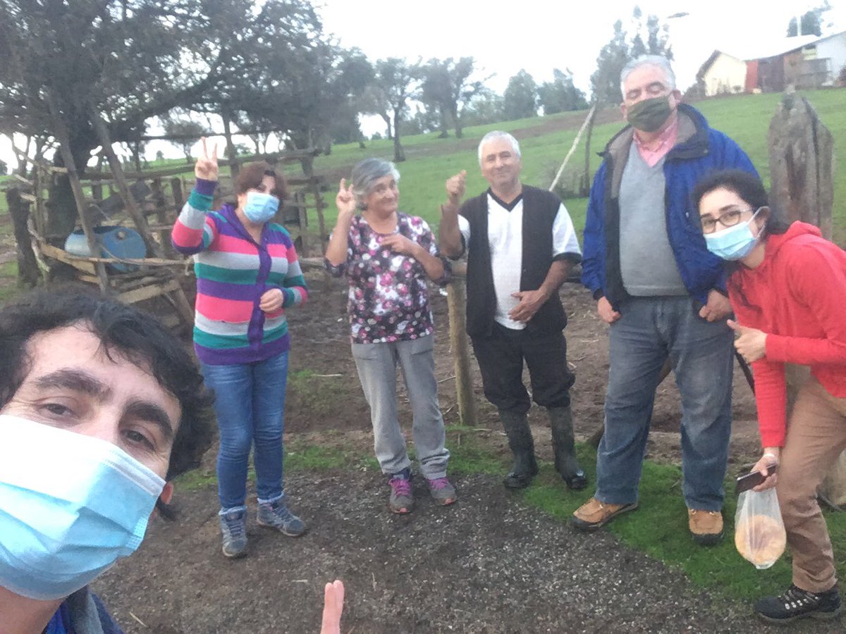CodetonChile's tweet photo. Hoy fue un gran día!
Muchas personas adultos mayores muy felices y agradecidos por el regalo, especialmente en estos días tan complicados para ellos. Muchos con escasa movilidad, difícil acceso, pero con un gran optimismo y agradecidos por la ayuda.
.
Gracias!! 👏👏👏 https://t.co/tg8qWh9G5V