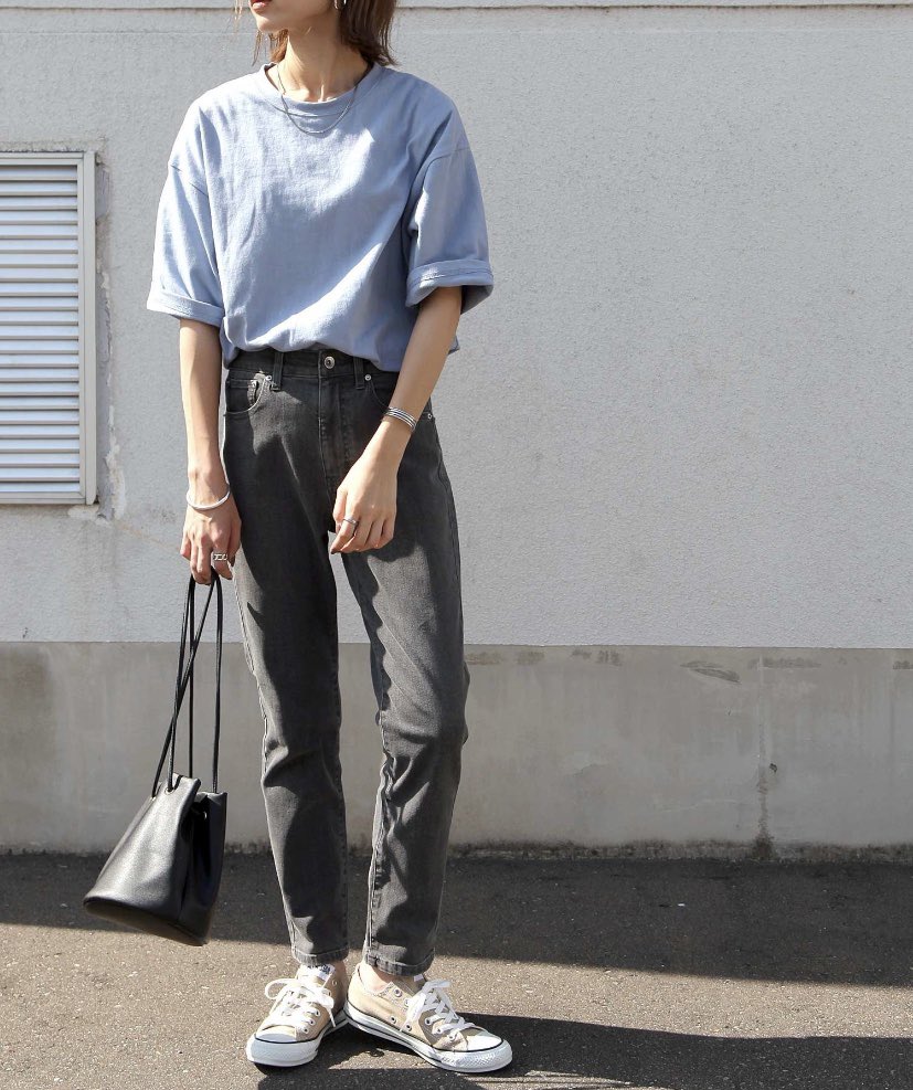 Chillfar_'s tweet photo. 【new!!】
今季マストなワイドシルエットTシャツが予約販売開始ですー！🌴🕶
カラバリ豊富で着回し力も抜群です❤︎

☑︎しっかりコットンビッグシルエットTシャツ
¥2,970(intax)🤍🤍

>>https://t.co/mI9FKQYwTM https://t.co/CETOJfRUwo