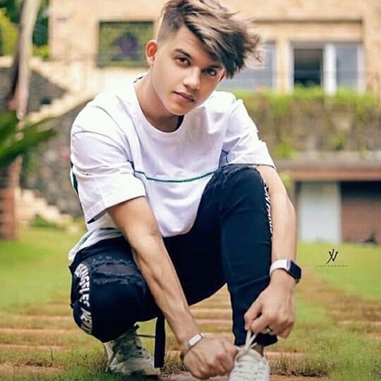 riyaziscute1's tweet photo. Let me tie my shoelace because I'm falling for you. #Riifam #riyazains
@_riyaz_aly πππππ https://t.co/EoAABFYiy6