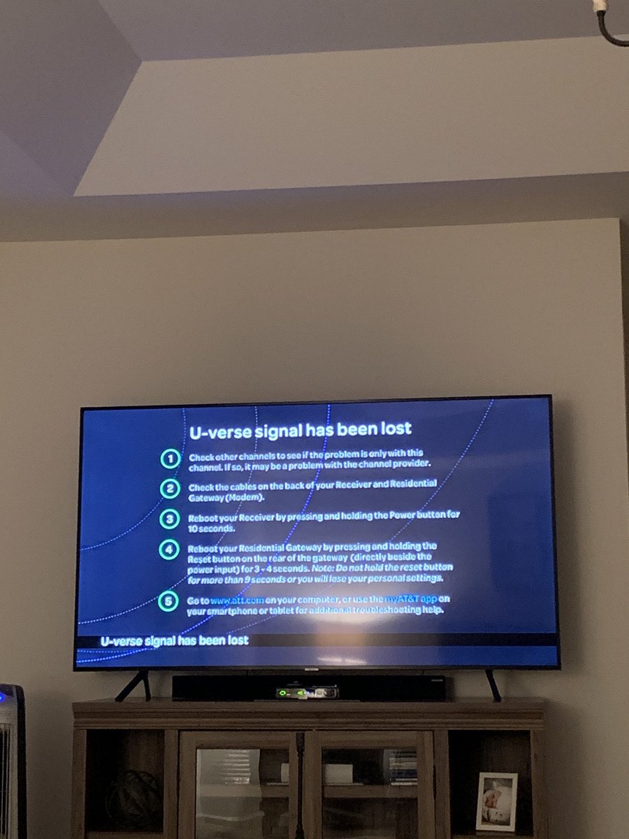 RyanRob19088712's tweet photo. ⁦@Uverse⁩  every company in the world is giving breaks during COVID... except cable companies who after a year screw their customers and raise prices $70 per month! You should work on keeping customers happy, not screwing them over. https://t.co/PqGCuxLPrS