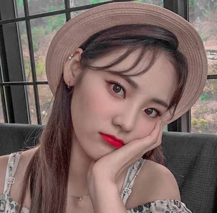 AgathaAldeara's tweet photo. Mau LRP nih.
Cuma mau bilang makasih udh jadi fambest gw. Makasih udh pernah nemenin hari hari gw. Maaf juga kalo ada salah sama kalian. Dan maaf ninggalin kalian duluan. Semoga kita bisa ketemu di lain kesempatan.
 Makasih.
Dadah ! https://t.co/Plr0roOnvL