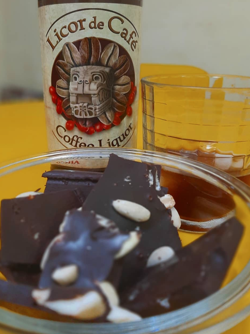 tscentrales's tweet photo. Perfect pair 🍫☕ with a little twist🥃!!! Still coffee... kinda😋🤏

#RonArtesanal #GeishaCoffee #GeshaCoffeeRum #TSCentrales #DeleiteDulce https://t.co/LA89To9hAw