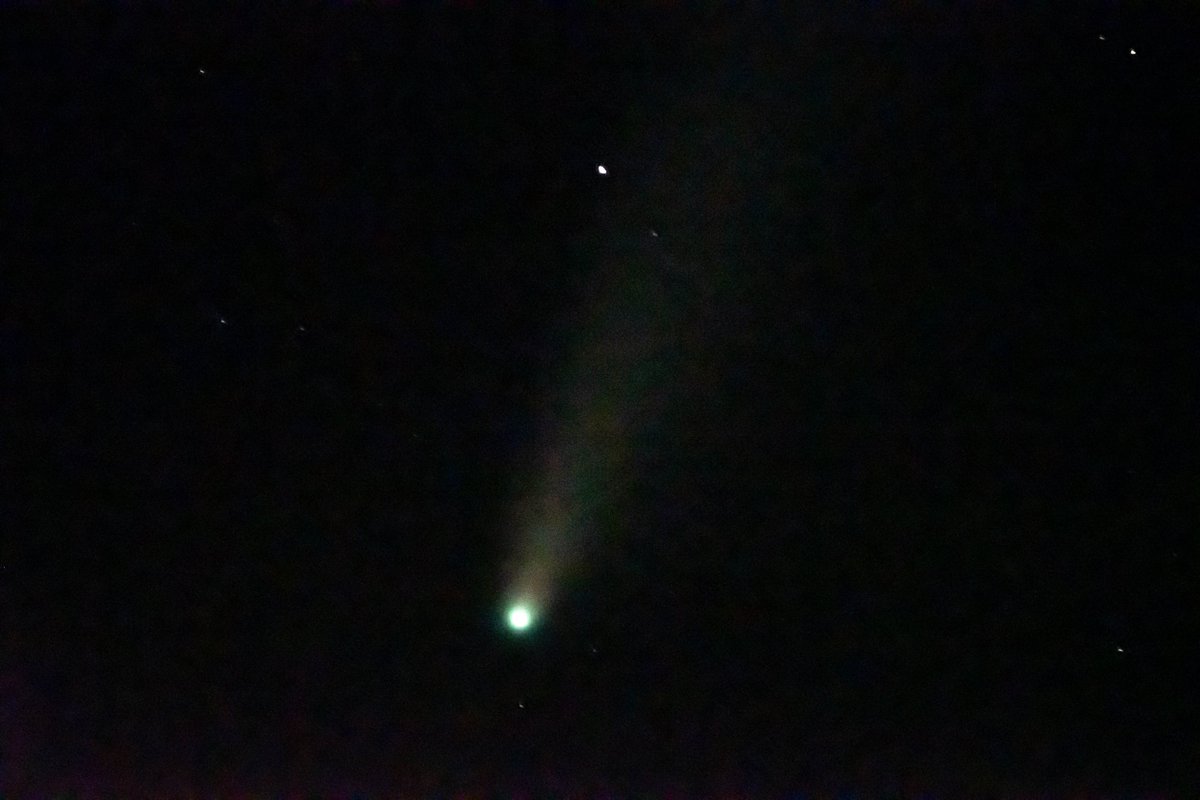 EthanQuin's tweet photo. C/2020 F3 (NEOWISE) as seen from Trexler Nature Preserve in Pennsylvania on Saturday. Nikon Z50 + 200-500mm + 2x Teleconverter #NeowiseComet #neowisec2020F3 #Nikon https://t.co/MMOroVJrod