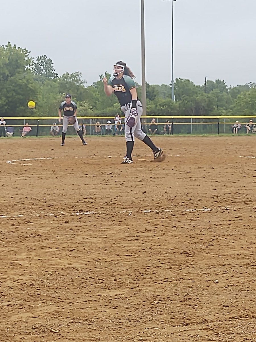goshen_sb's tweet photo. Had a great weekend watching some softball! Great job @alisyncatenacci. 🍁❤ I am excited to see what you will do this year! https://t.co/sR5s8JIjit