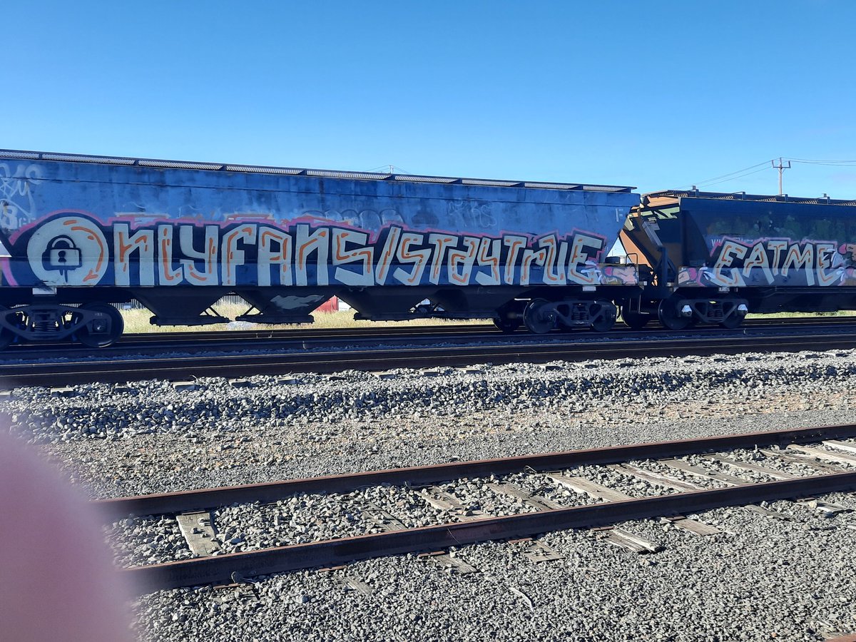 staytruehops's tweet photo. Onlyfans bitches 😘
#staytrueatme #eatme #staytruehops #onlyfans #graffiti #graffitiporn #sneakporn #airmaxs #kicks #twitter #freights #freightyard #bunie
https://t.co/XHE7tRZneq https://t.co/hmt8f5FcKu