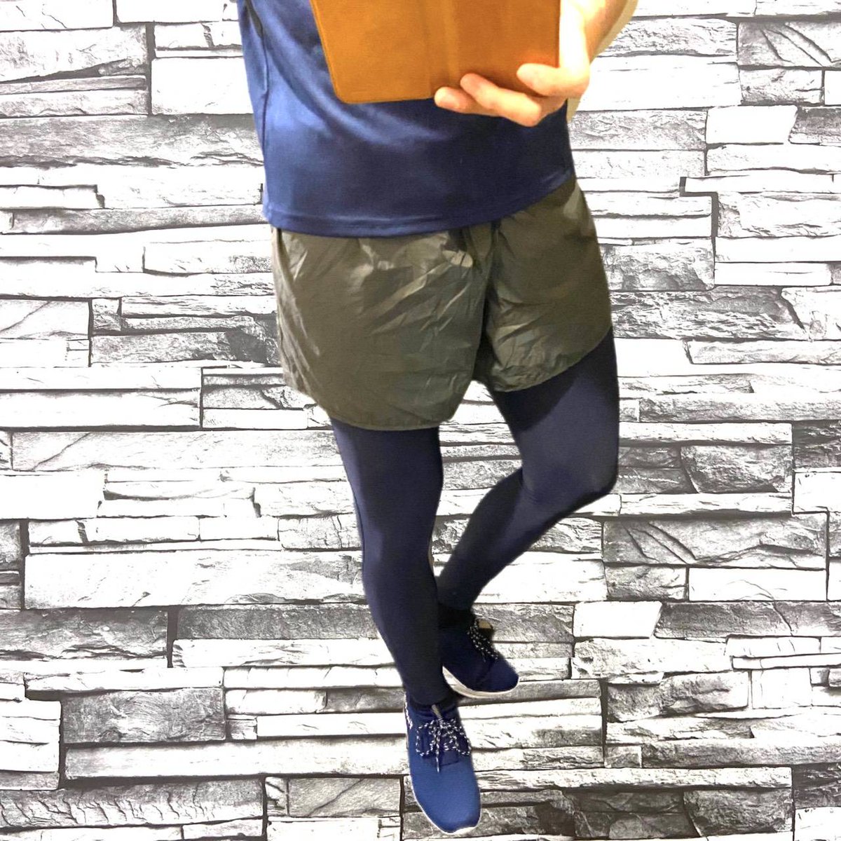 公式 ワークマン女子 ワークマンプラス Workman ランナーにオススメのmove Active Runningレギンス1500円 筋肉をサポートするコンプレッション仕様 タイツだけは恥ずかしい方に 超軽量の反射ロゴ付パンツ一体型 パンツは大きな