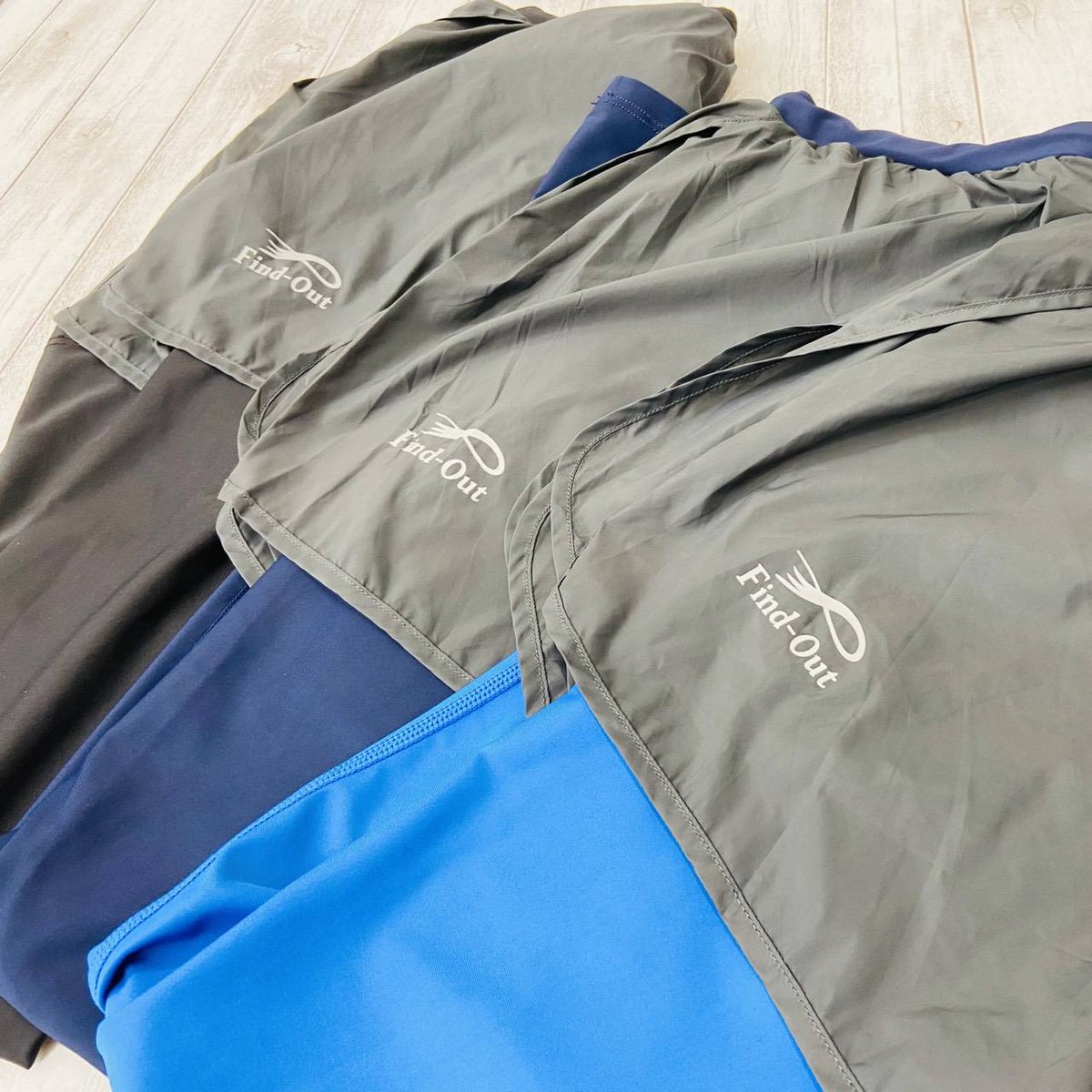 公式 ワークマン女子 ワークマンプラス Workman ランナーにオススメのmove Active Runningレギンス1500円 筋肉をサポートするコンプレッション仕様 タイツだけは恥ずかしい方に 超軽量の反射ロゴ付パンツ一体型 パンツは大きな