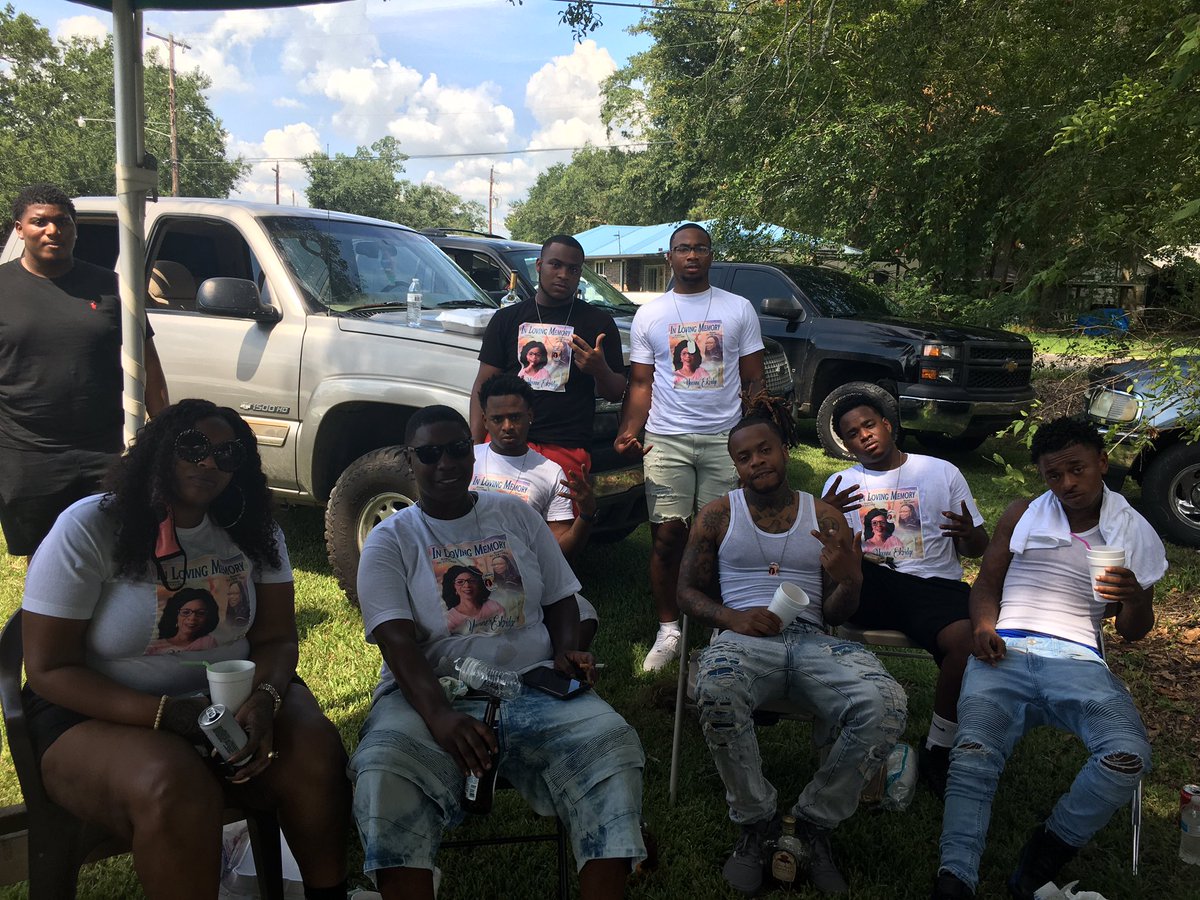 Capppp__'s tweet photo. We turn up bad for you nanny💕 #ForeverE💔🕊 #FreeFastLife‼️ https://t.co/rvGNl02RET