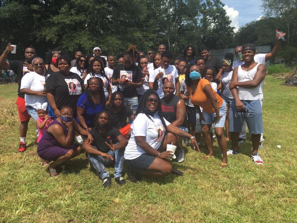 Capppp__'s tweet photo. We turn up bad for you nanny💕 #ForeverE💔🕊 #FreeFastLife‼️ https://t.co/rvGNl02RET
