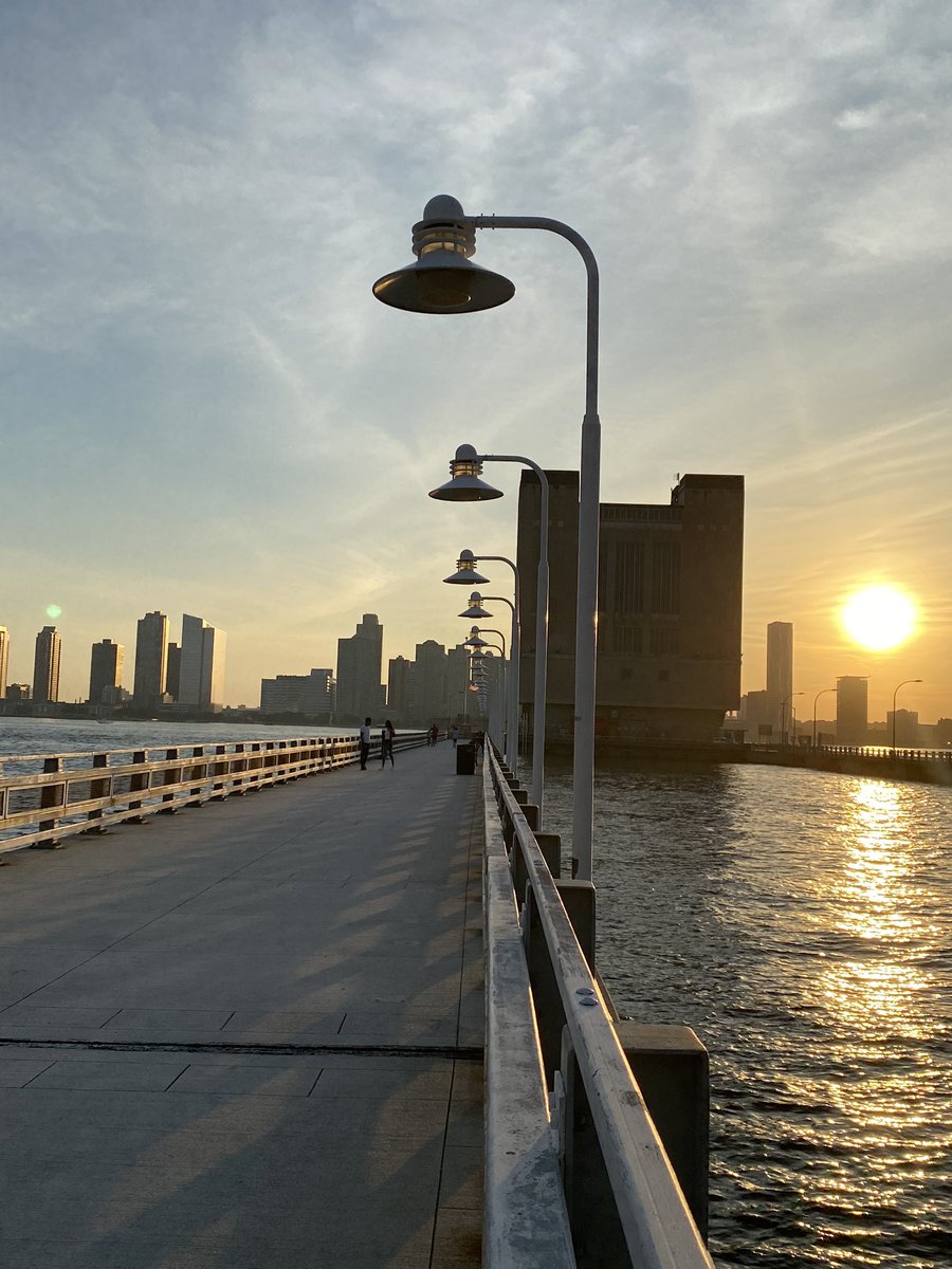 SyapaaGirl's tweet photo. #pier40 #NYC ☀️ https://t.co/RJURKOt0Ss