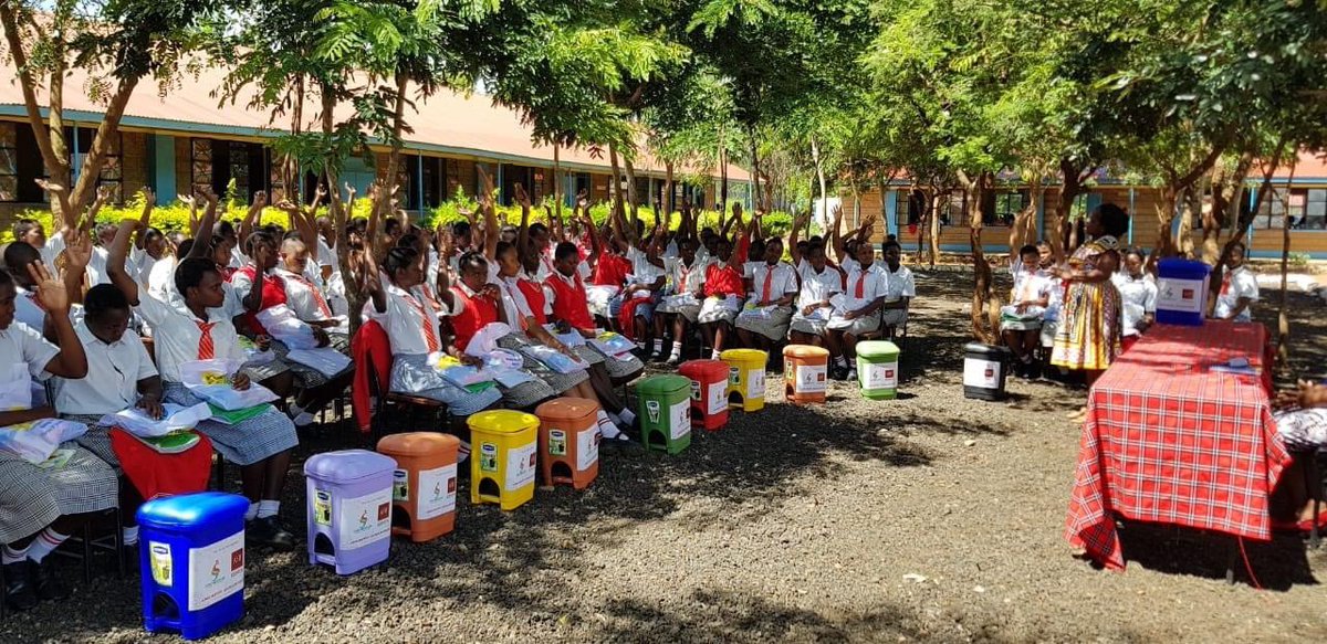 FoundationShina's tweet photo. We partnered with Aids Healthcare Foundation Kenya &amp; the government to help adolescents and youth to mentor them into reliable and responsible citizens. This took place along Nairobi Mombasa highway in 9 primary and 6 secondary schools. Schools received dignity packs. https://t.co/iCj5EVkxQA