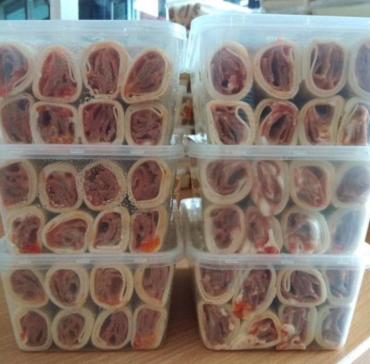 grandysofia's tweet image. ketika pagi, yg jadi aku pikirkan tuh malah camilan untuk brunch/buat cemilan sore nanti

Paling enak udah stock Kebab yg tinggal panasin doang di pan, trus cocol saus.

Kalo aku suka tambahin selada buat dikunyah barengan kebabnya, biar ga lupa makan sayuran
#OptimasiTwitter