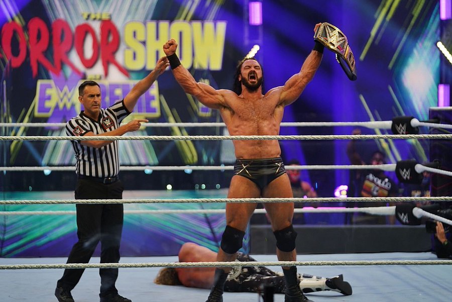 RoaldJericho's tweet photo. Wow! Dolph Ziggler did everything that he can do, but then also Drew McIntyre defeated him...... Congratulations Drew. Whether it's #ExtremeRules match or anything, Drew Cannot lose the tile. @DMcIntyreWWE 
#ExtremeRulesCL https://t.co/kVJ7KyBnEj