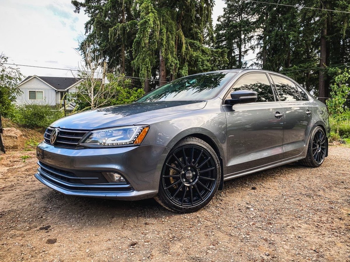 GameOverPDX's tweet image. Customer brought their car looking for shine! #detailing #autodetailing #carwash #carcare #cardetailing #ceramiccoating #paintcorrection #detailer #vw #Volkswagen #clean #details #detailers #nanoceramic #detailingworld #detailingaddicts #detailingdoneright #radiantshinedetail