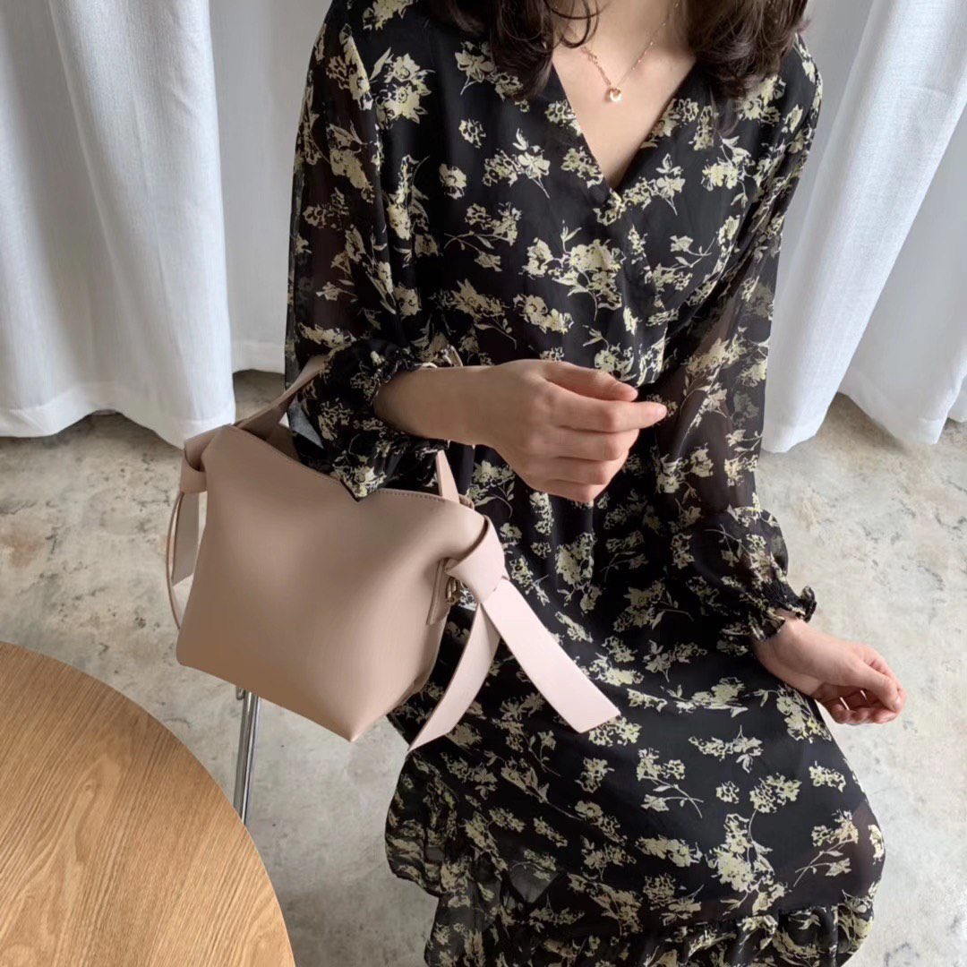 MyTasche's tweet photo. Lovella bag
RM59
Ready stock ✅
#handbag #slingbag #handbagmurah #totebag #handbagmalaysia #bagmurahmalaysia #slingbagmurah
#backpack #longchamp #taschemy #sayajual
#jomberniaga #bazarpaknil #twtpromote #RTdanSebar @RTNiaga @RTdanSebar @Twt_Product https://t.co/7TESR6dT4i