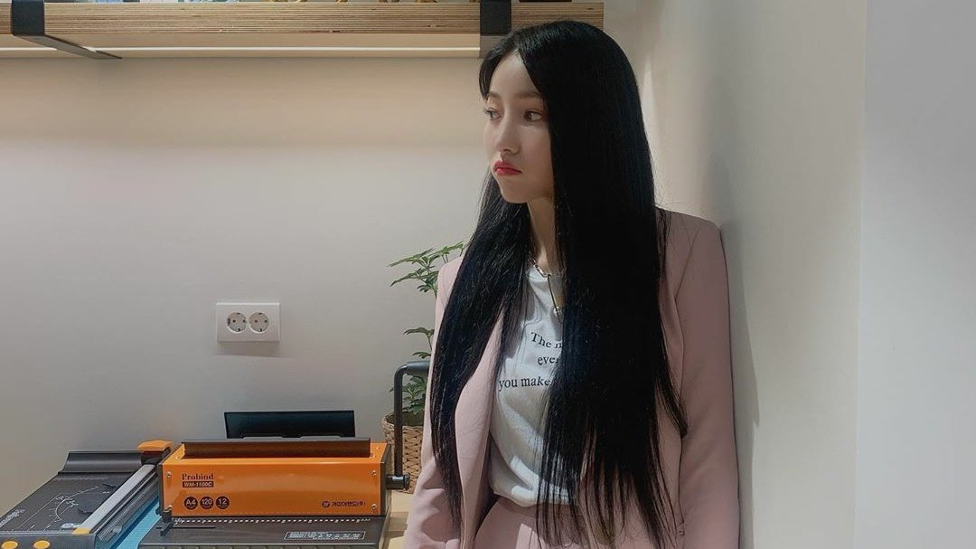 gfriendfic's tweet photo. — WonB AU —
|| ʀɪᴘᴘʟᴇꜱ ɪɴ ʏᴏᴜʀ ʜᴇᴀʀᴛ ||

Sinb had been over her ex, Kim Sojung, or so she believes that she is. She made herself believe that her heart has healed from all the pain there is but that all soon crumbled when fate decided to play with her. https://t.co/WJ2oNM60cC