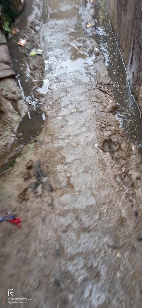 RahulRock567's tweet photo. @CMOfficeUP @UPGovt @myogiadityanath The government says that we are paying special attention to cleanliness in the time of this epidemic, but the ground reality is showing this village - Kurkuru, Tehsil Orai, District Jalaun. Now what else does corona spread. https://t.co/AAP5UTvSQx
