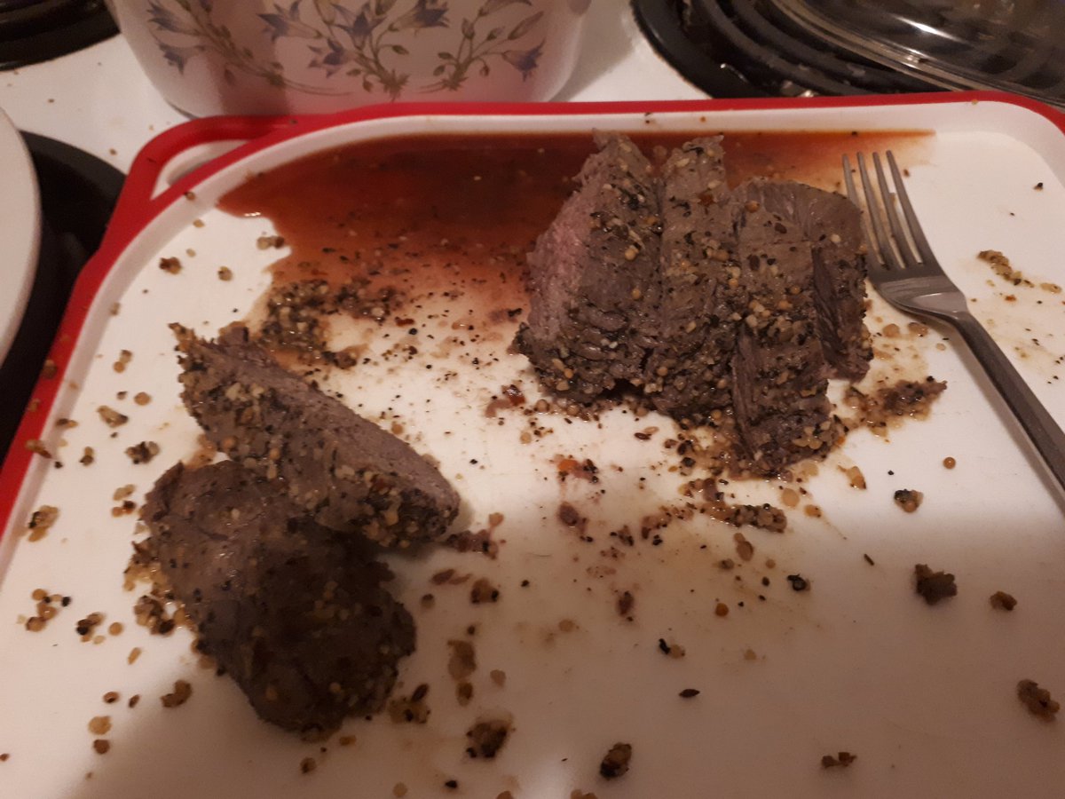 HuskerFox's tweet photo. Tonight's dinner: Spicy Roast with spicy potatoes.
Num num num!
#Cooking
#Food
#Fursthatcook https://t.co/LAsAVzbLmM