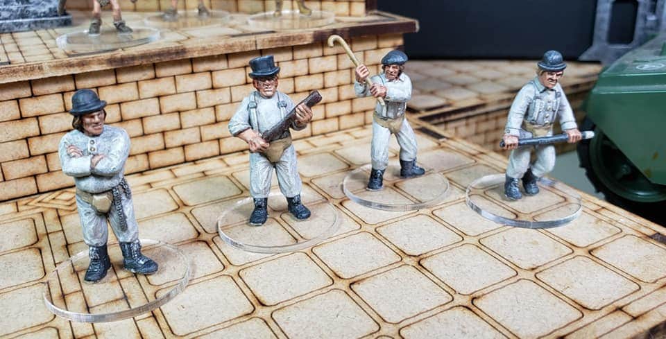 PodcastIndi's tweet image. Made some room on the desk &amp;amp; finished off a few of my minature sets this weekend to use in a number of games.~Eric 🛸🎨